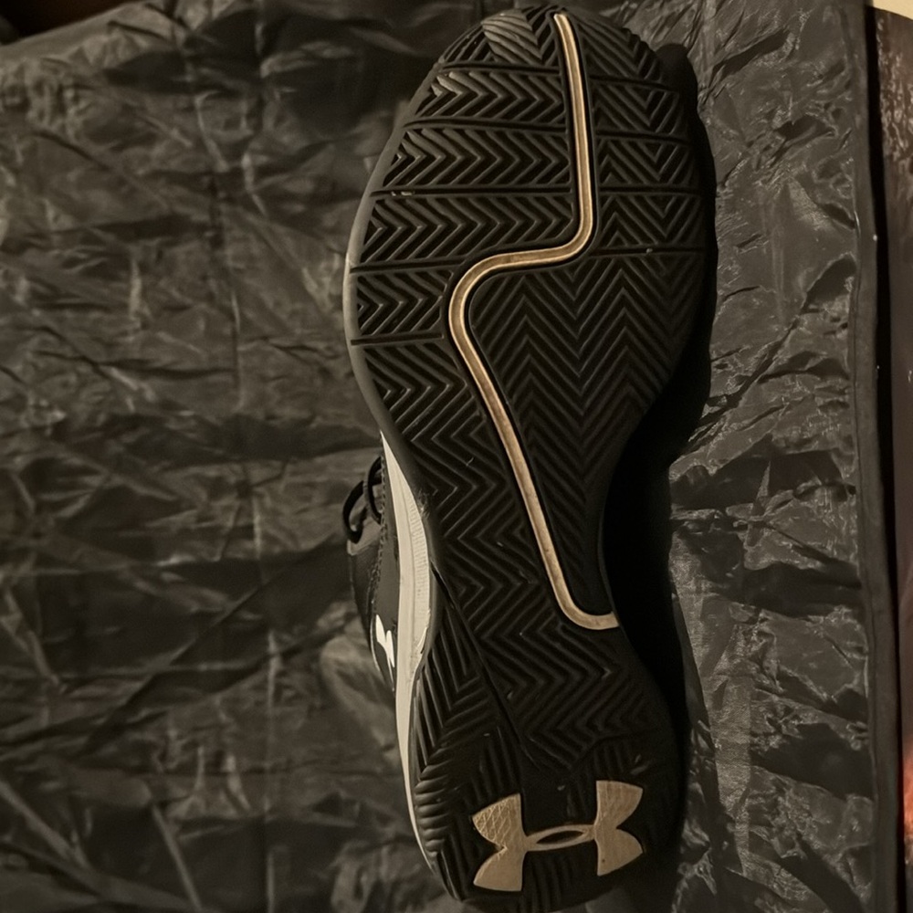 Under Armor - Picture 3 of 4